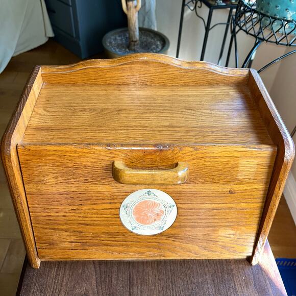 Paul Revere vintage wooden bread box ceramic medallion farmhouse country decor